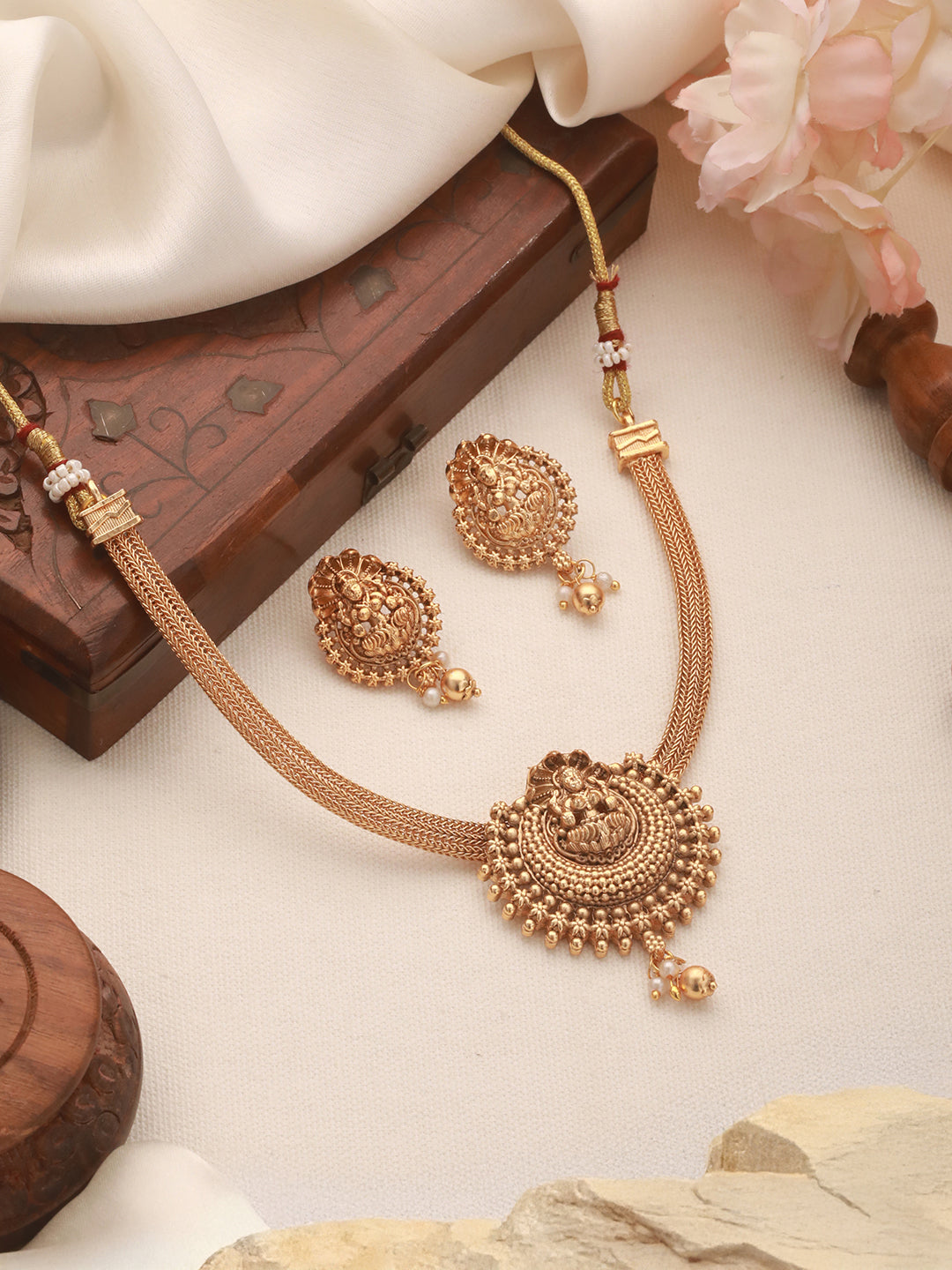 Gold Polish Flexible Brass Chain  Minimal Temple Lakshmiji Jewellery Set